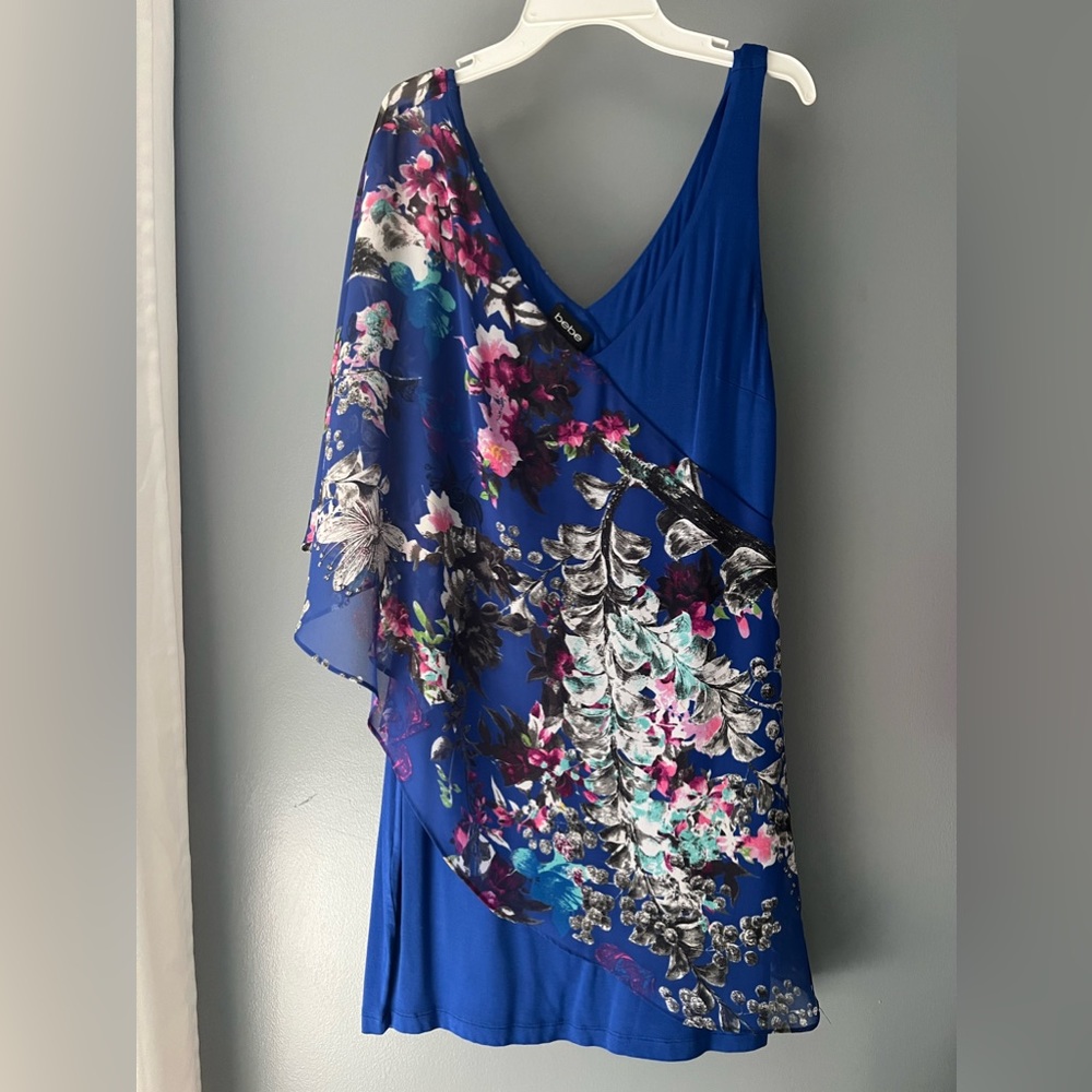 Women’s blue flower dress